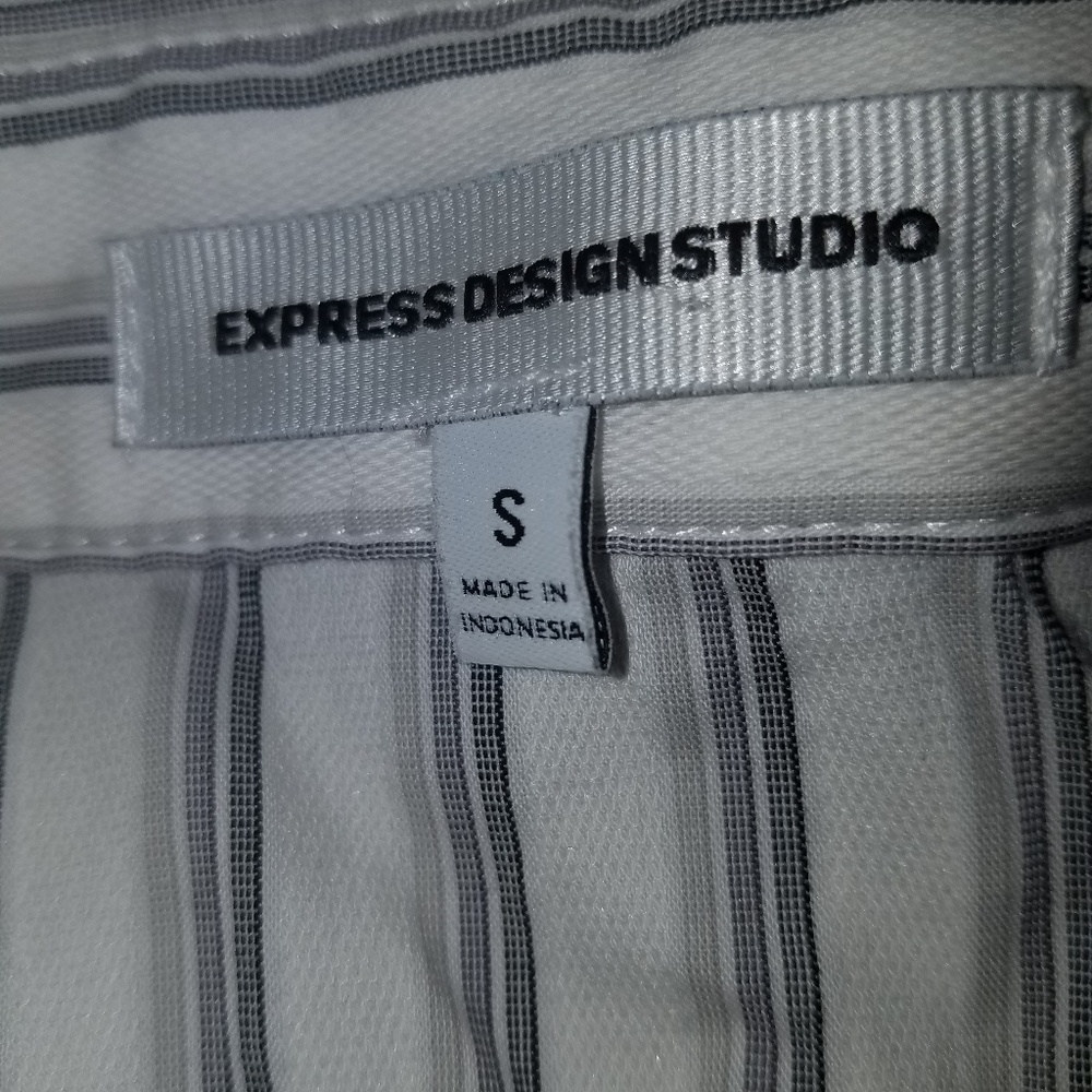 Express Design Studio blouse - Picture 3 of 3